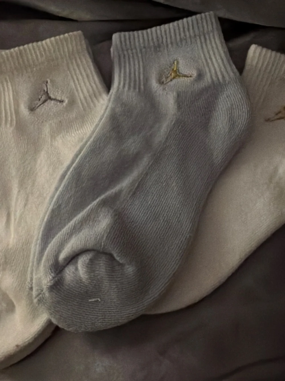 Jordan Low-Cut Athletic Socks in Light Gray & White with Gold Jumpman